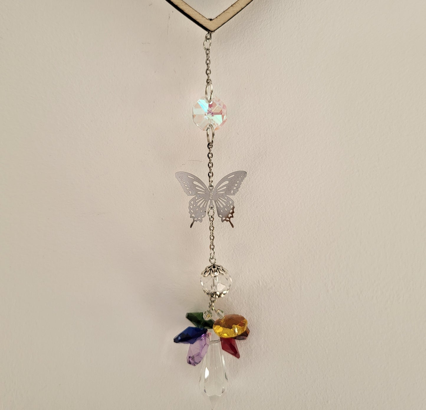 DÉCORATION SUNCATCHER 7 CHAKRAS + ANGE & PAPILLONS + COEUR EN BOIS - ATTRAPE SOLEIL UNIQUE, ARTISANAL & ORIGINAL