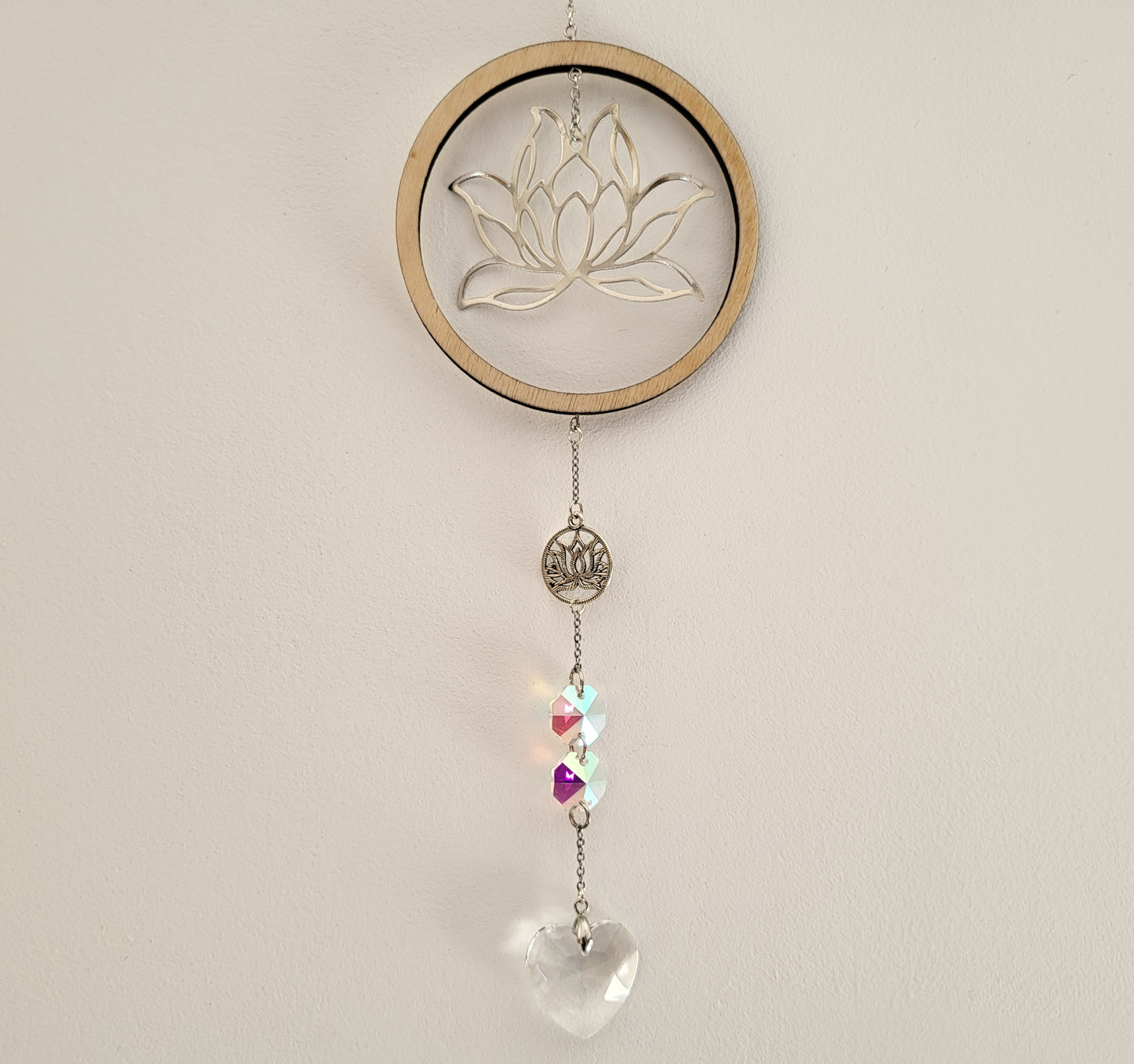 DÉCORATION SUNCATCHER BOIS FLOTTÉ + LOTUS EN MÉTAL N°1 - ATTRAPE SOLEIL UNIQUE, ARTISANAL & ORIGINAL