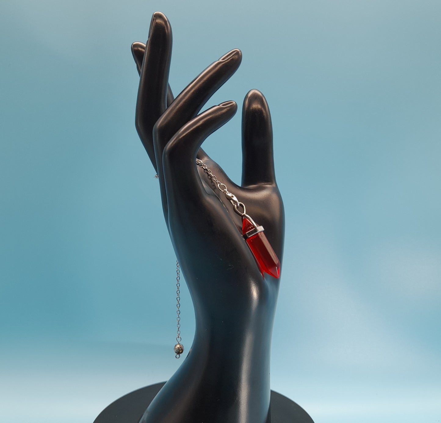 DIVERS PENDULES DE RADIESTHÉSIE EN VERRE MULTICOLORES AU CHOIX