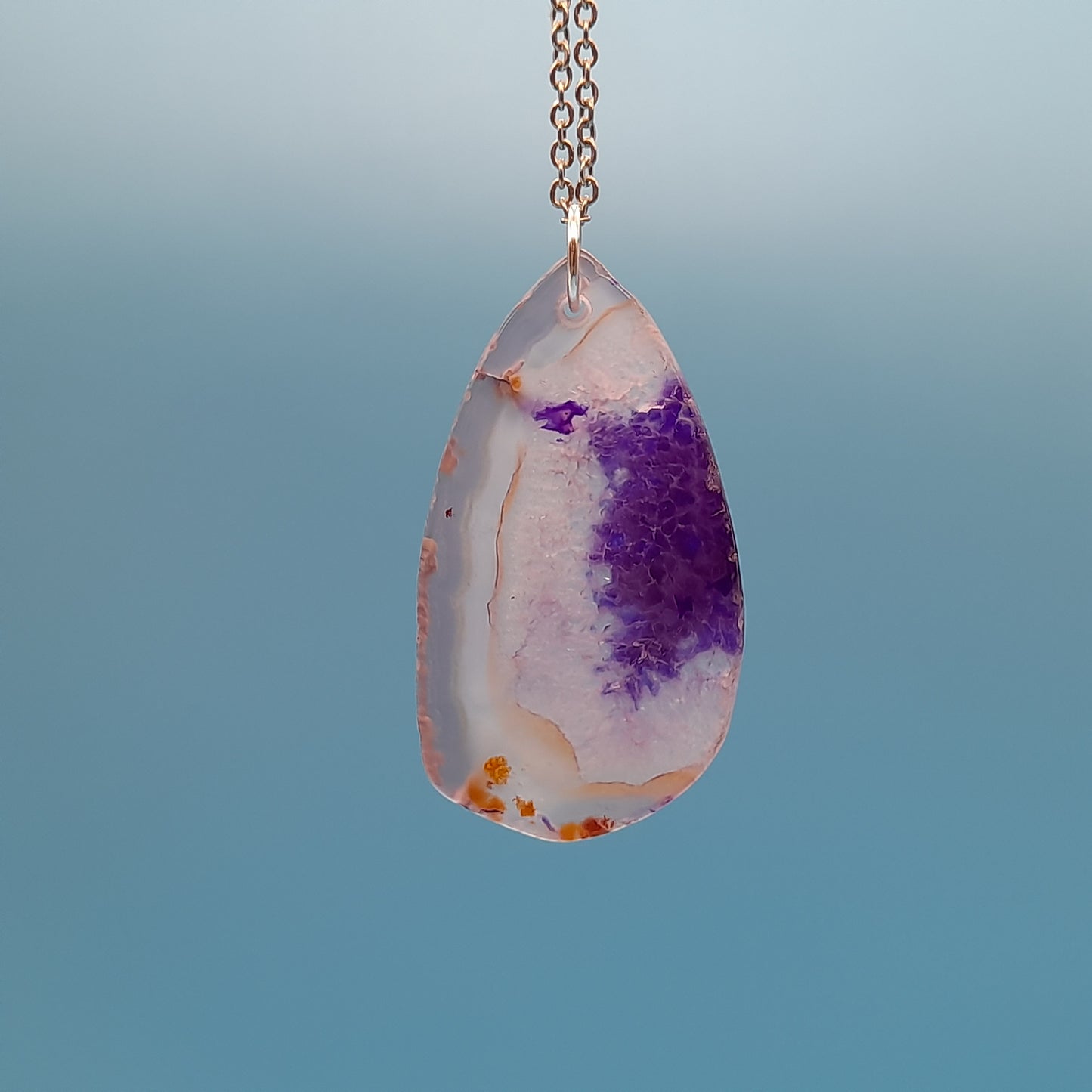 DIVERS COLLIERS EN PIERRE D' AGATE VIOLETTE, MAUVE & ROSE - BIJOUX ARTISANAUX, UNIQUES & ORIGINAUX