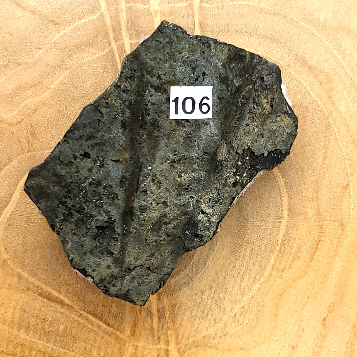 DRUSE MOYENNE N°106 EN CRISTAUX AMÉTHYSTE - PIERRE UNIQUE & ARTISANALE