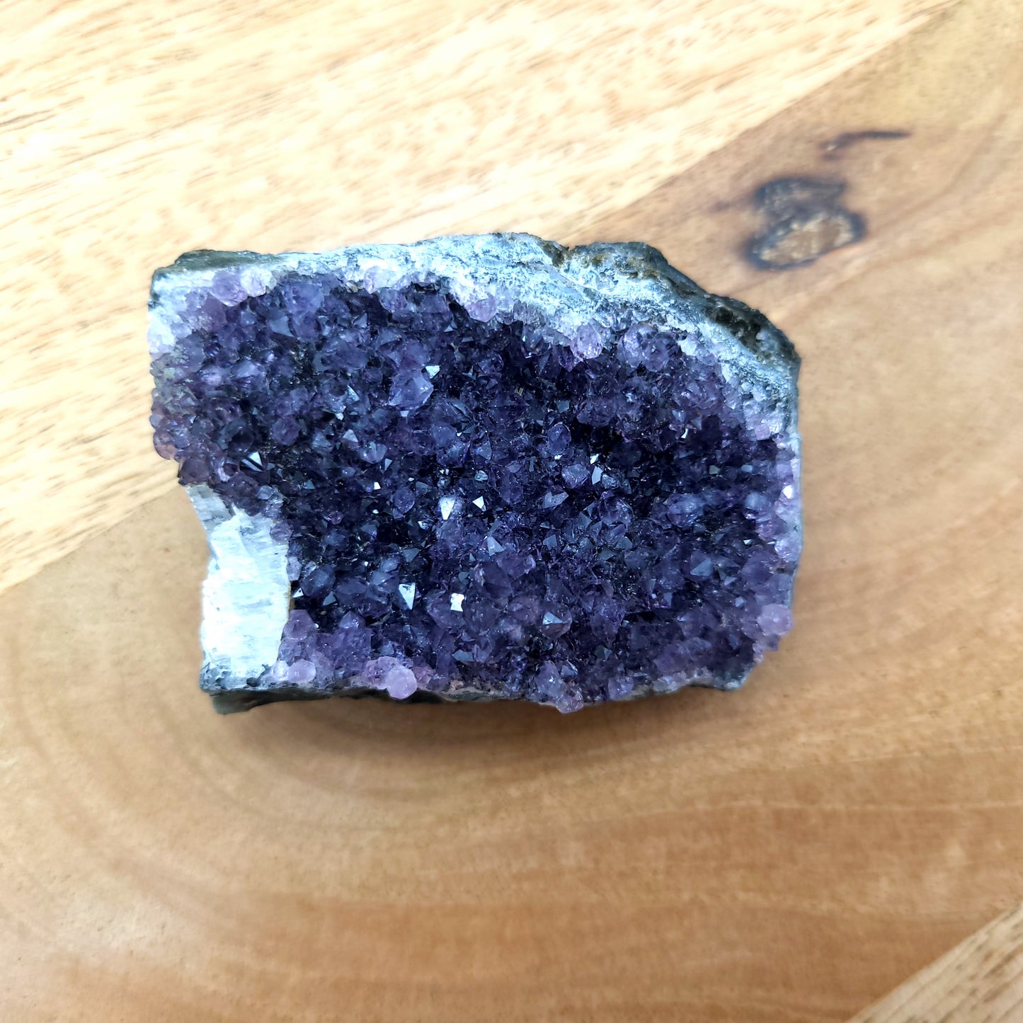 DRUSE MOYENNE N°111 EN CRISTAUX AMÉTHYSTE - PIERRE UNIQUE & ARTISANALE