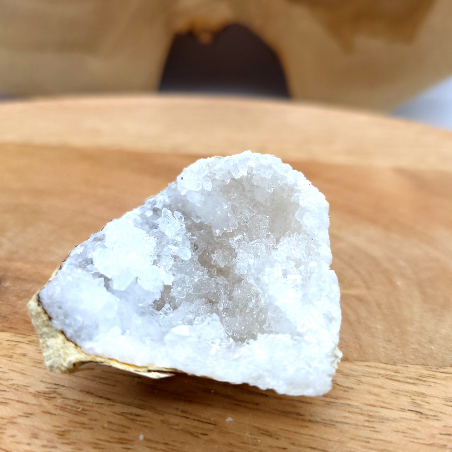 GÉODE UNIQUE N°136 EN PIERRE DE CRISTAL DE ROCHE