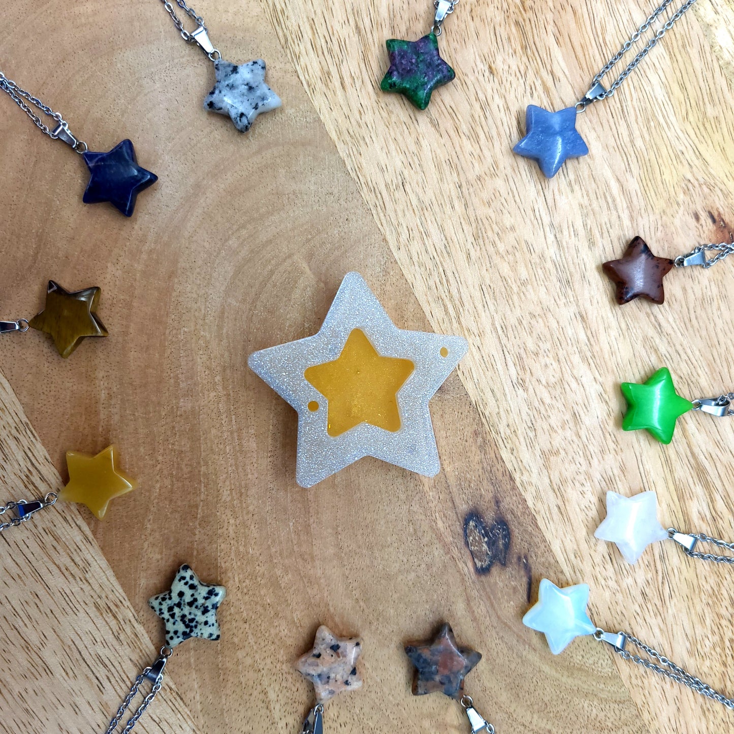 CHAINE + PENDENTIF ÉTOILE EN PIERRE DE CALCITE - BIJOU ARTISANAL, UNIQUE & ORIGINAL