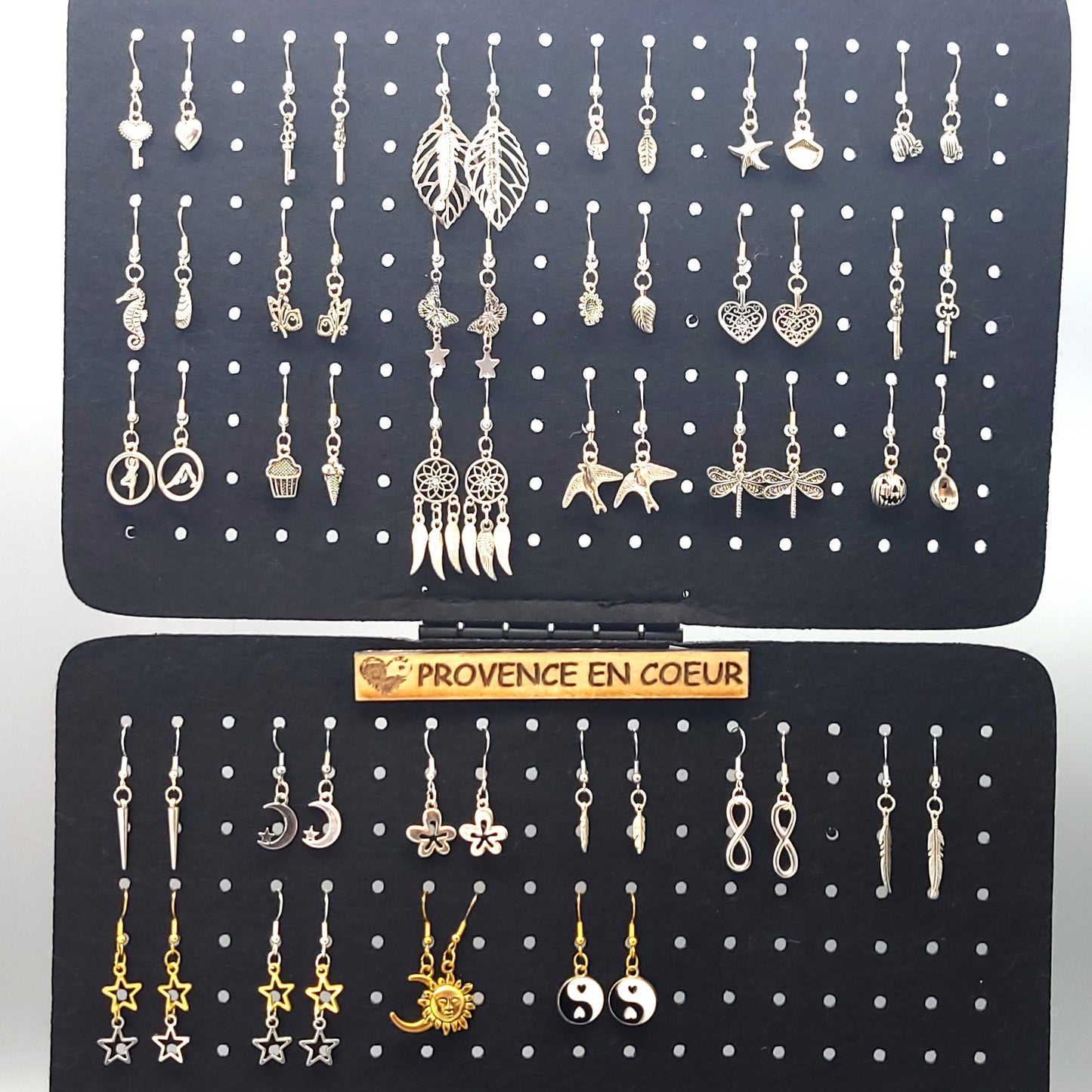 BOUCLES D'OREILLES DUO ORIGINAL " COQUILLAGE + HIPPOCAMPE " - BIJOUX FANTAISIES VACANCES