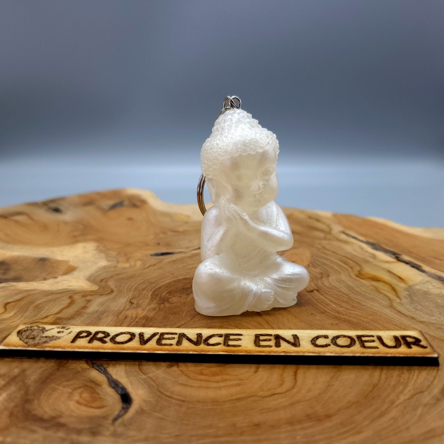 GRAND PORTE-CLÉS + PENDENTIF BOUDDHA EN RÉSINE 2D - BIJOU DE SAC 3 VERSIONS + PLUSIEURS COLORIS AU CHOIX