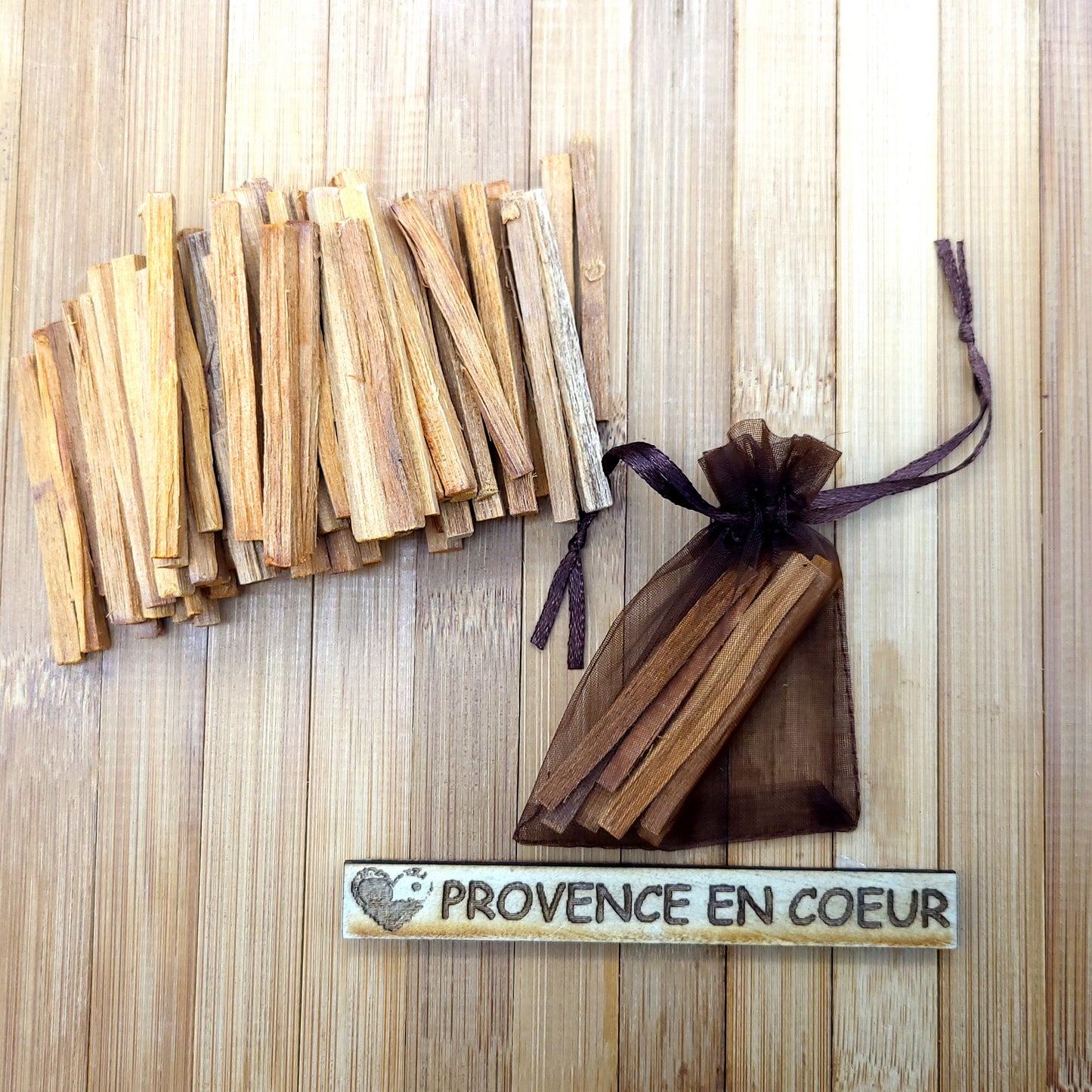 LOT BÂTONNETS de PALO SANTO BOIS SACRÉ + SAC en ORGANZA OFFERT - ENCENS NATUREL