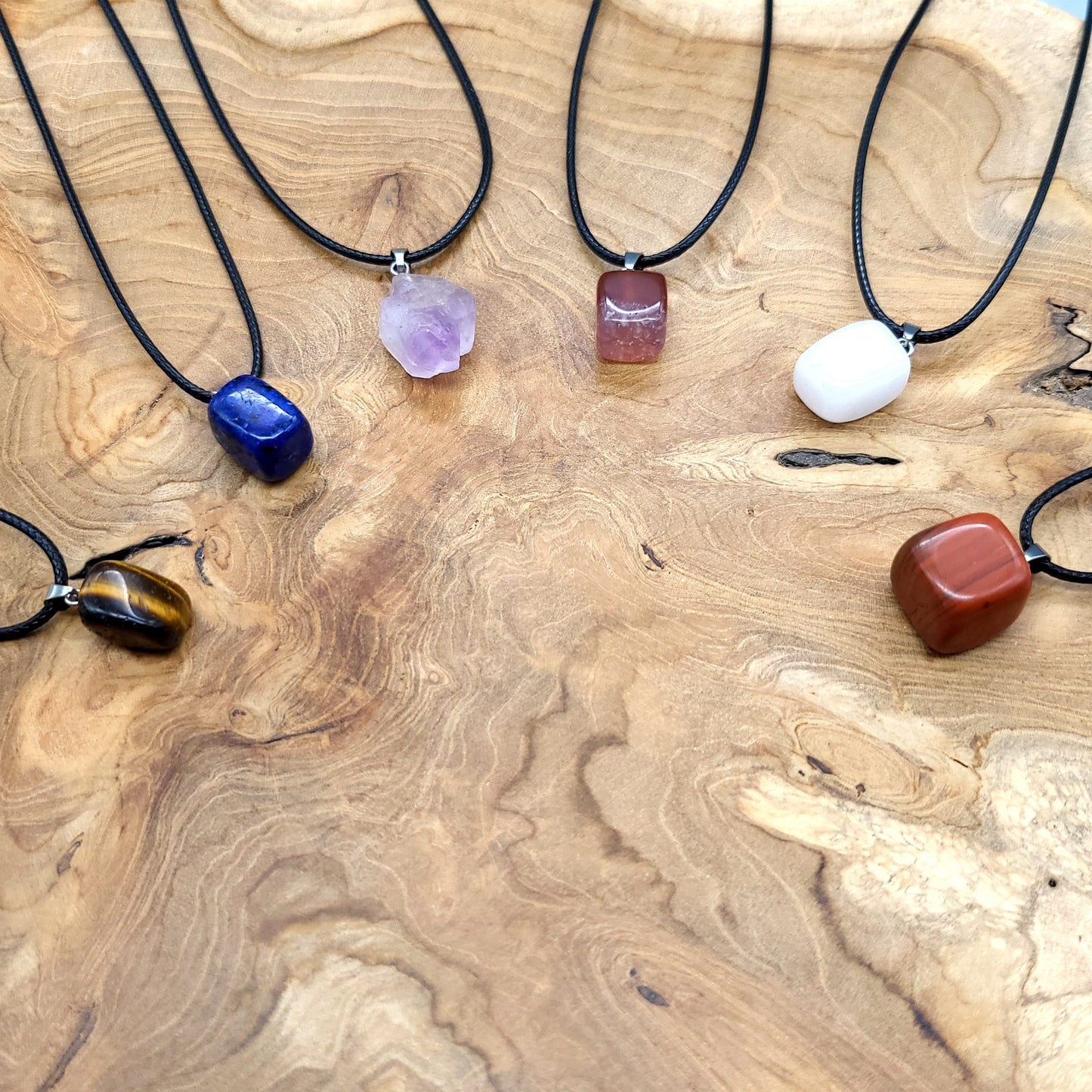 COLLIERS PENDENTIFS ÉTOILES ou CUBES EN PIERRE LAPIS LAZULI - BIJOUX ARTISANAUX, UNIQUES & ORIGINAUX