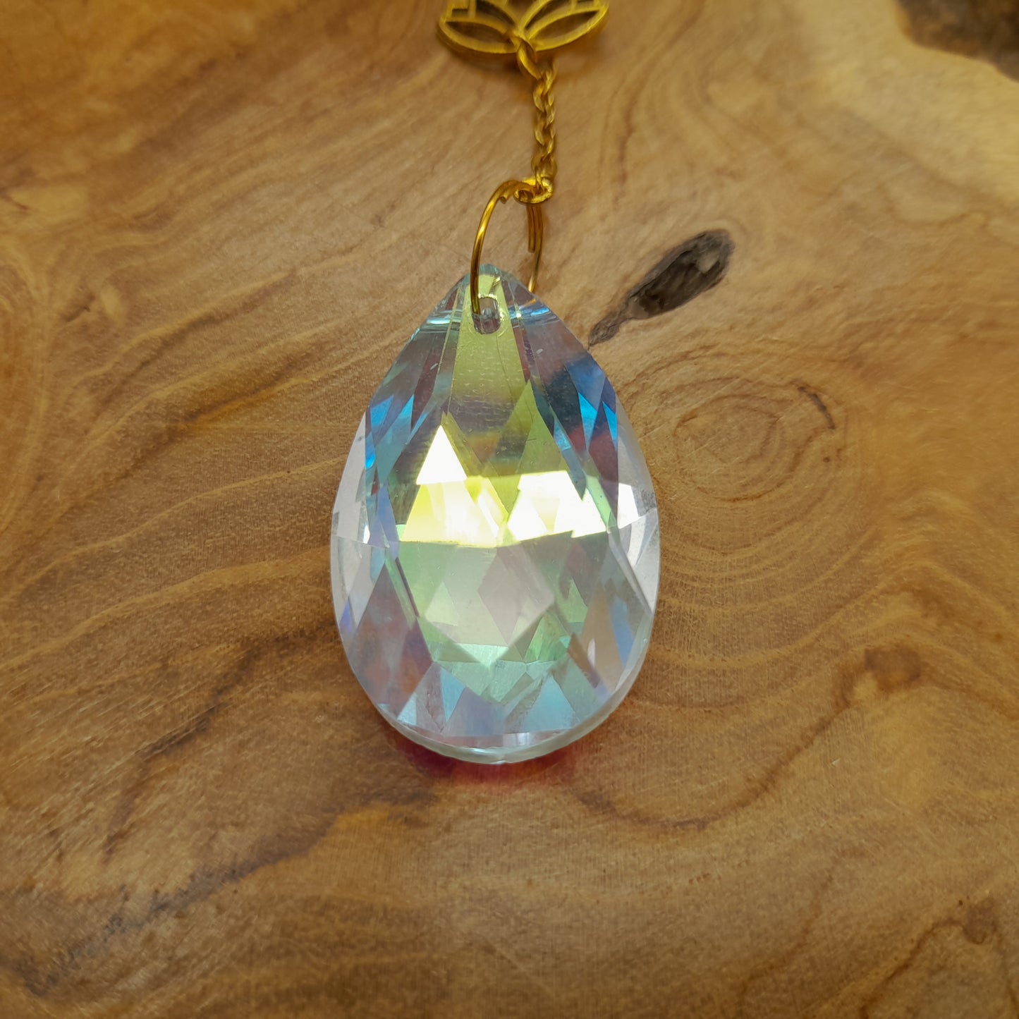 DÉCORATION SUNCATCHER EN BOIS + LOTUS EN MÉTAL DORÉ - ATTRAPE SOLEIL UNIQUE, ARTISANAL & ORIGINAL