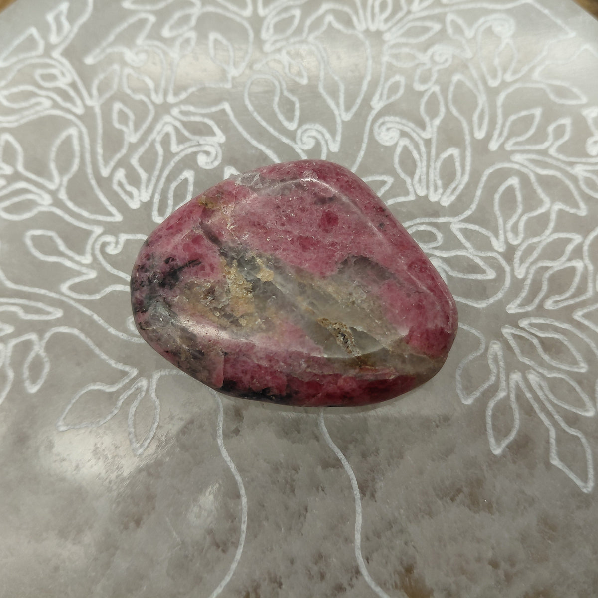 RHODOCHROSITE EN PETITES PIERRES FORME DE GALETS PLATS ET/OU PIERRES BRUTES