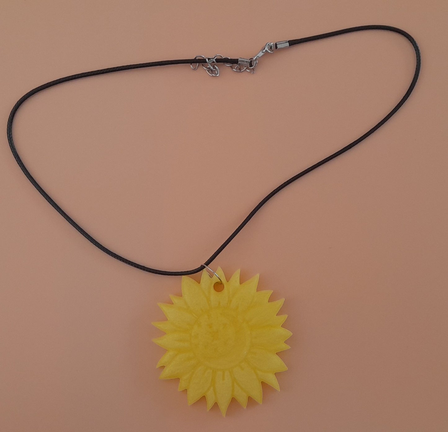 COLLIER + GRAND PENDENTIF DUO SOLEIL + LUNE ÉTOILÉE EN RÉSINE 2D - BIJOUX FANTAISIES UNIQUES, ORIGINAUX & ARTISANAUX, MODÈLES AU CHOIX