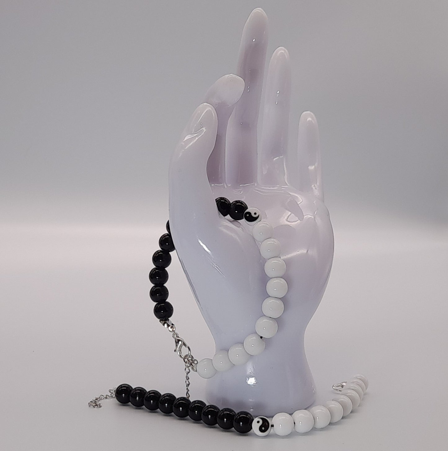 BRACELETS YIN & YANG OU TORTUE EN DUO DE PERLES RONDES EN ONYX NOIR & BLANC - 2 TAILLES AU CHOIX - BIJOUX ARTISANAUX, UNIQUES & ORIGINAUX