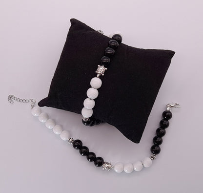 BRACELETS YIN & YANG OU TORTUE EN DUO DE PERLES RONDES EN ONYX NOIR & BLANC - 2 TAILLES AU CHOIX - BIJOUX ARTISANAUX, UNIQUES & ORIGINAUX