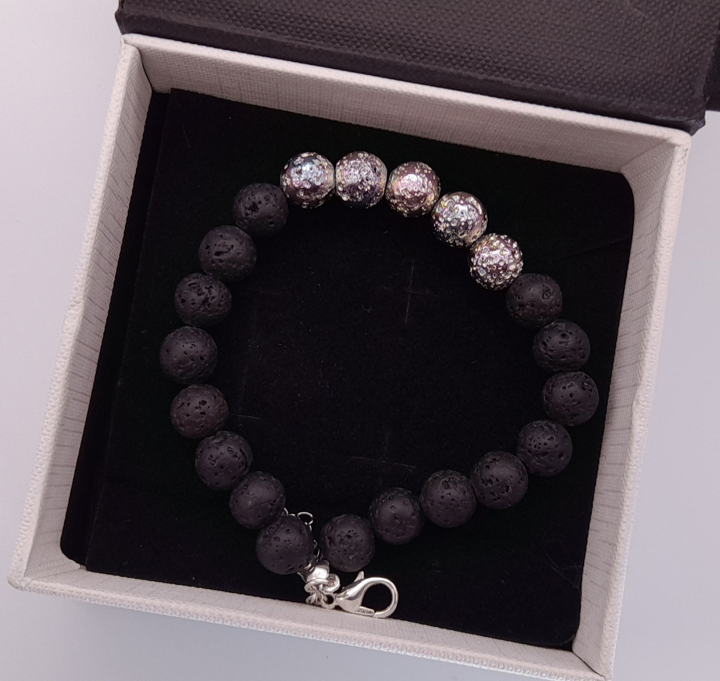 BRACELETS MULTICOLORES DE PERLES RONDES EN PIERRES DE LAVE NOIRES & IRISÉES - 2 TAILLES AU CHOIX - BIJOUX ARTISANAUX, UNIQUES & ORIGINAUX