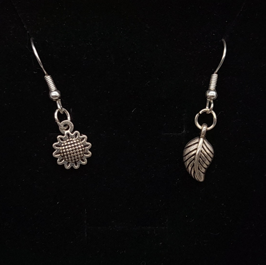 BOUCLES D'OREILLES DUO ORIGINAL " FLEUR TOURNESOL ou CHAMPIGNON + FEUILLE " - BIJOUX FANTAISIES AU CHOIX