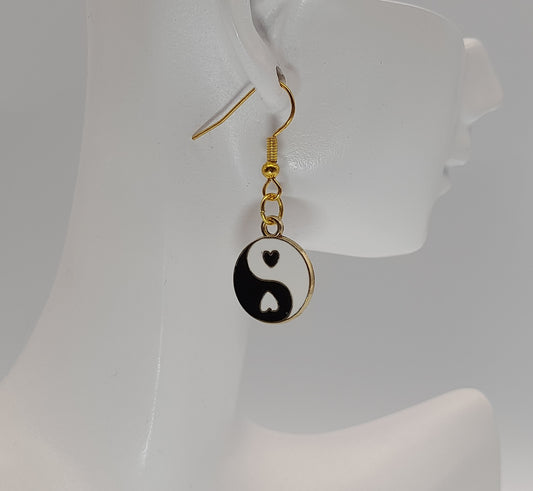 BOUCLES D'OREILLES " YIN YANG 2 COEURS " - BIJOUX FANTAISIES ORIGINAUX