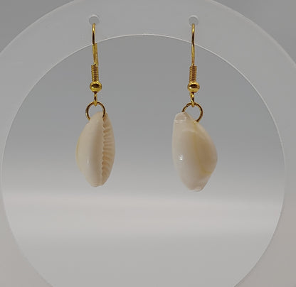 BOUCLES D'OREILLES + COQUILLAGES (CAURIS) - BIJOUX FANTAISIES UNIQUES, ORIGINAUX & ARTISANAUX