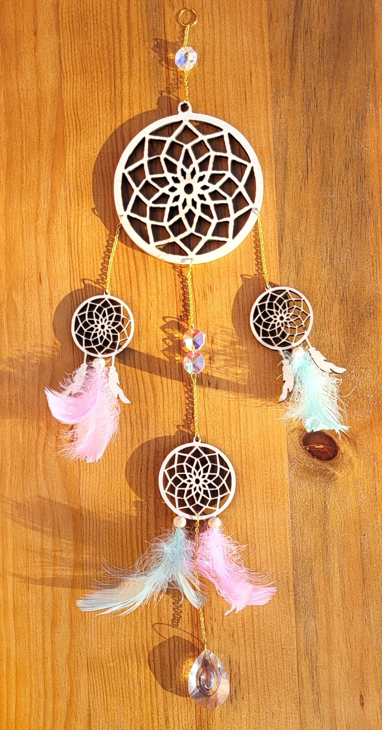 DÉCORATION " 2 EN 1 "  DREAMCATCHERS EN BOIS + SUNCATCHER TONS BLEUS ET ROSES - (ATTRAPE-RÊVES avec un ATTRAPE SOLEIL) UNIQUE, ARTISANAL & ORIGINAL