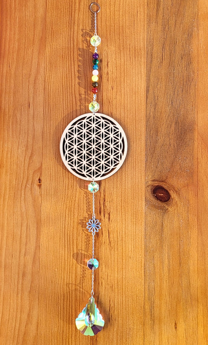 DÉCORATION SUNCATCHER 7 CHAKRAS EN PIERRES & FLEUR de VIE EN BOIS + MARGUERITE - ATTRAPE SOLEIL UNIQUE, ARTISANAL & ORIGINAL