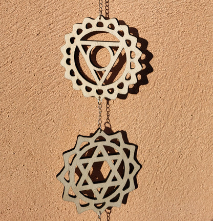 SUSPENSION MURALE 7 CHAKRAS en BOIS + PIERRES - DÉCORATION ZEN ARTISANALE, UNIQUE & ORIGINALE