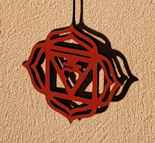 SUSPENSIONS MURALES 7 CHAKRAS + POSITIONS DE YOGA MULTICOLORES EN BOIS - DÉCORATIONS ZEN ARTISANALES, UNIQUES & ORIGINALES