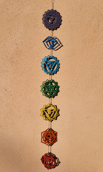 SUSPENSIONS MURALES 7 CHAKRAS + POSITIONS DE YOGA MULTICOLORES EN BOIS - DÉCORATIONS ZEN ARTISANALES, UNIQUES & ORIGINALES