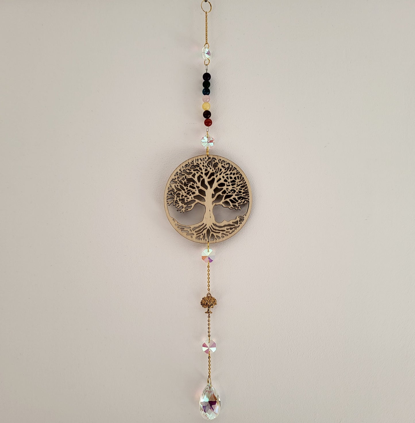 DÉCORATION SUNCATCHER 7 CHAKRAS EN PIERRES + ARBRE de VIE EN BOIS - ATTRAPE SOLEIL UNIQUE, ARTISANAL & ORIGINAL