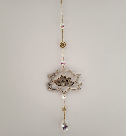 DÉCORATION SUNCATCHER EN BOIS + LOTUS EN MÉTAL DORÉ - ATTRAPE SOLEIL UNIQUE, ARTISANAL & ORIGINAL