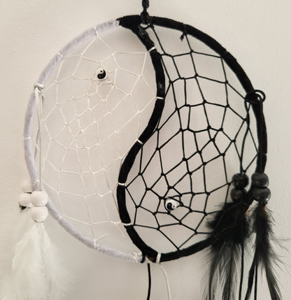 GRAND ATTRAPE-RÊVES DREAMCATCHER YIN YANG NOIR & BLANC - DÉCORATION ARTISANALE, ORIGINALE & UNIQUE