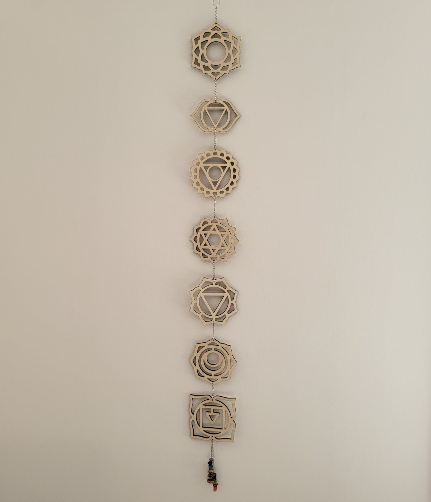 SUSPENSION MURALE 7 CHAKRAS en BOIS + PIERRES - DÉCORATION ZEN ARTISANALE, UNIQUE & ORIGINALE
