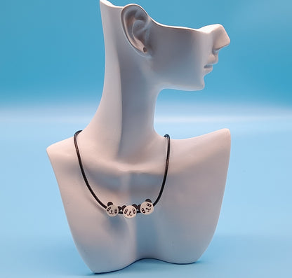 DÉCORATION "2 en 1" JOLI PANDA EN 3D + BIJOU COLLIER FANTAISIE " - UNIQUE, ORIGINAL & ARTISANAL