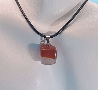 COLLIERS PENDENTIFS EN ÉTOILE ou CUBE EN PIERRE AGATE ORANGE - BIJOUX ARTISANAUX, UNIQUES & ORIGINAUX