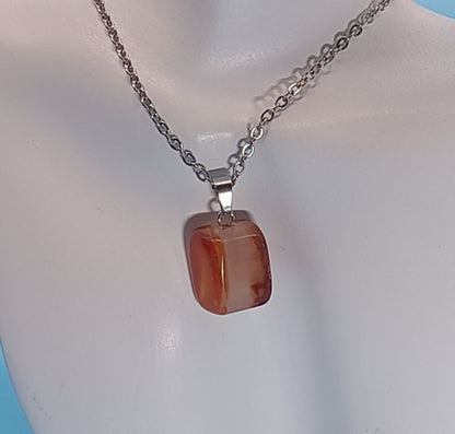 COLLIERS PENDENTIFS EN ÉTOILE ou CUBE EN PIERRE AGATE ORANGE - BIJOUX ARTISANAUX, UNIQUES & ORIGINAUX