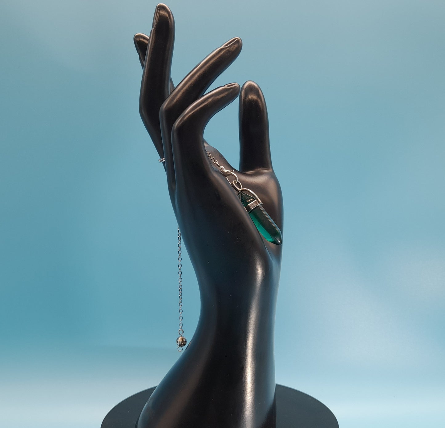 DIVERS PENDULES DE RADIESTHÉSIE EN VERRE MULTICOLORES AU CHOIX