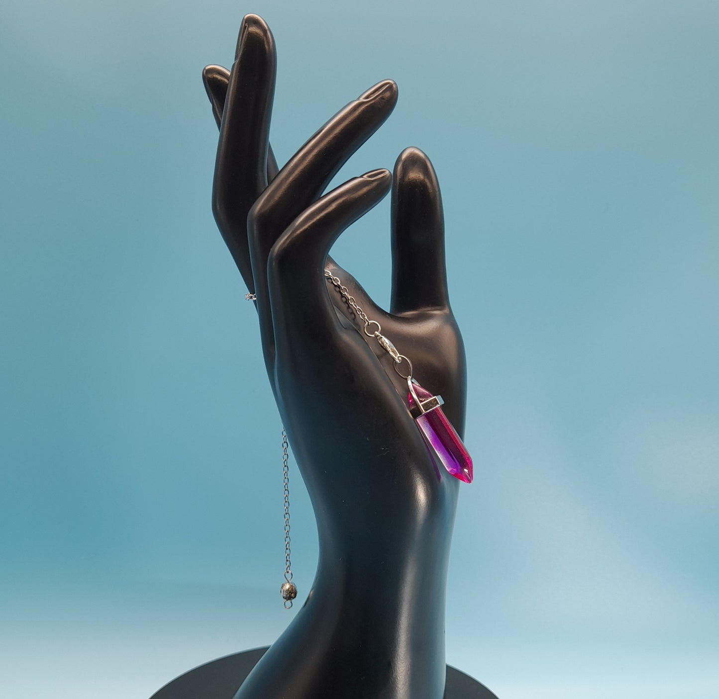 DIVERS PENDULES DE RADIESTHÉSIE EN VERRE MULTICOLORES AU CHOIX