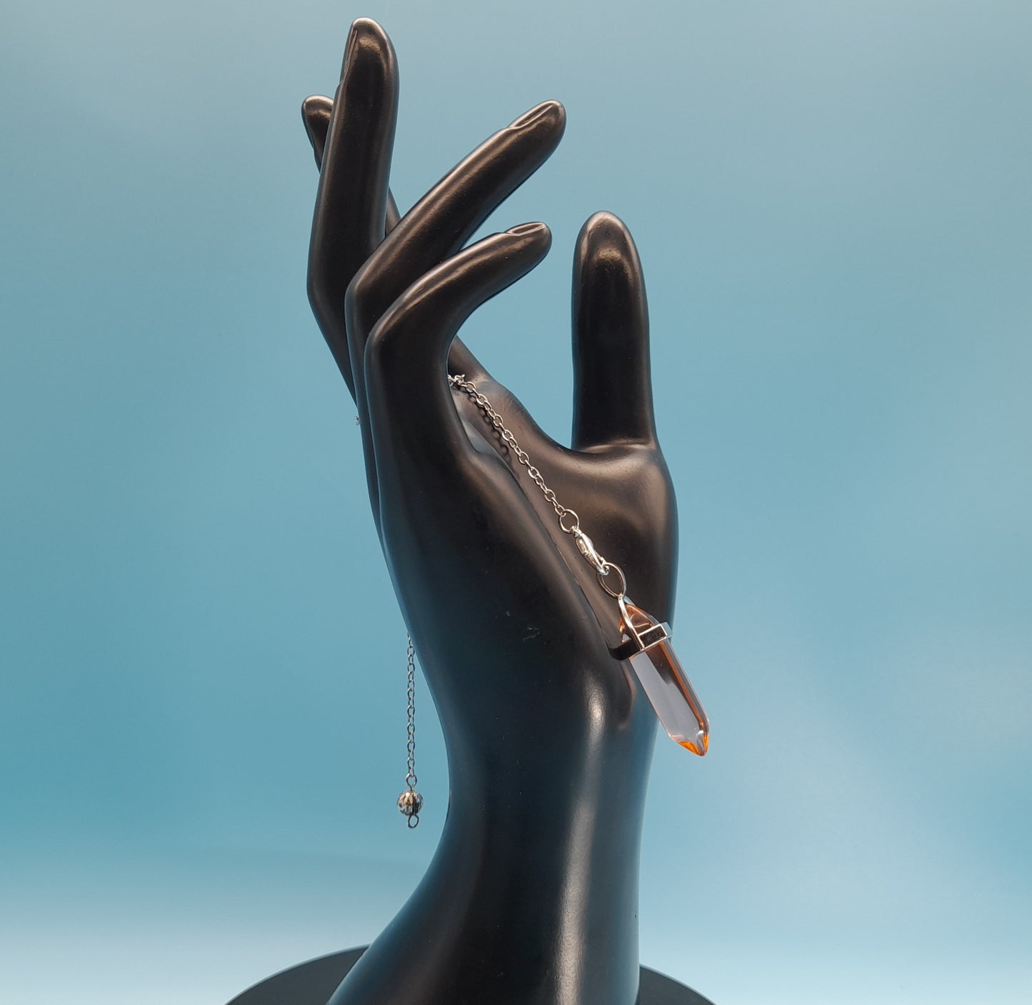 DIVERS PENDULES DE RADIESTHÉSIE EN VERRE MULTICOLORES AU CHOIX