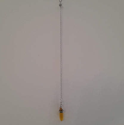 DIVERS PENDULES DE RADIESTHÉSIE EN VERRE MULTICOLORES AU CHOIX