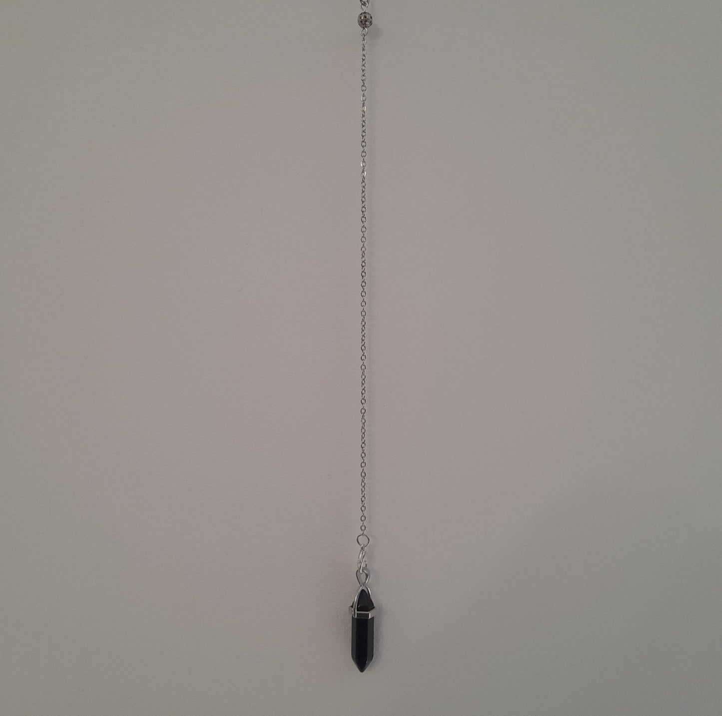 DIVERS PENDULES DE RADIESTHÉSIE EN VERRE MULTICOLORES AU CHOIX