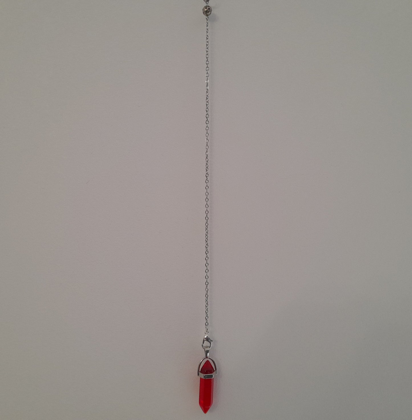 DIVERS PENDULES DE RADIESTHÉSIE EN VERRE MULTICOLORES AU CHOIX