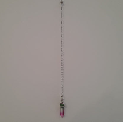 DIVERS PENDULES DE RADIESTHÉSIE EN VERRE MULTICOLORES AU CHOIX