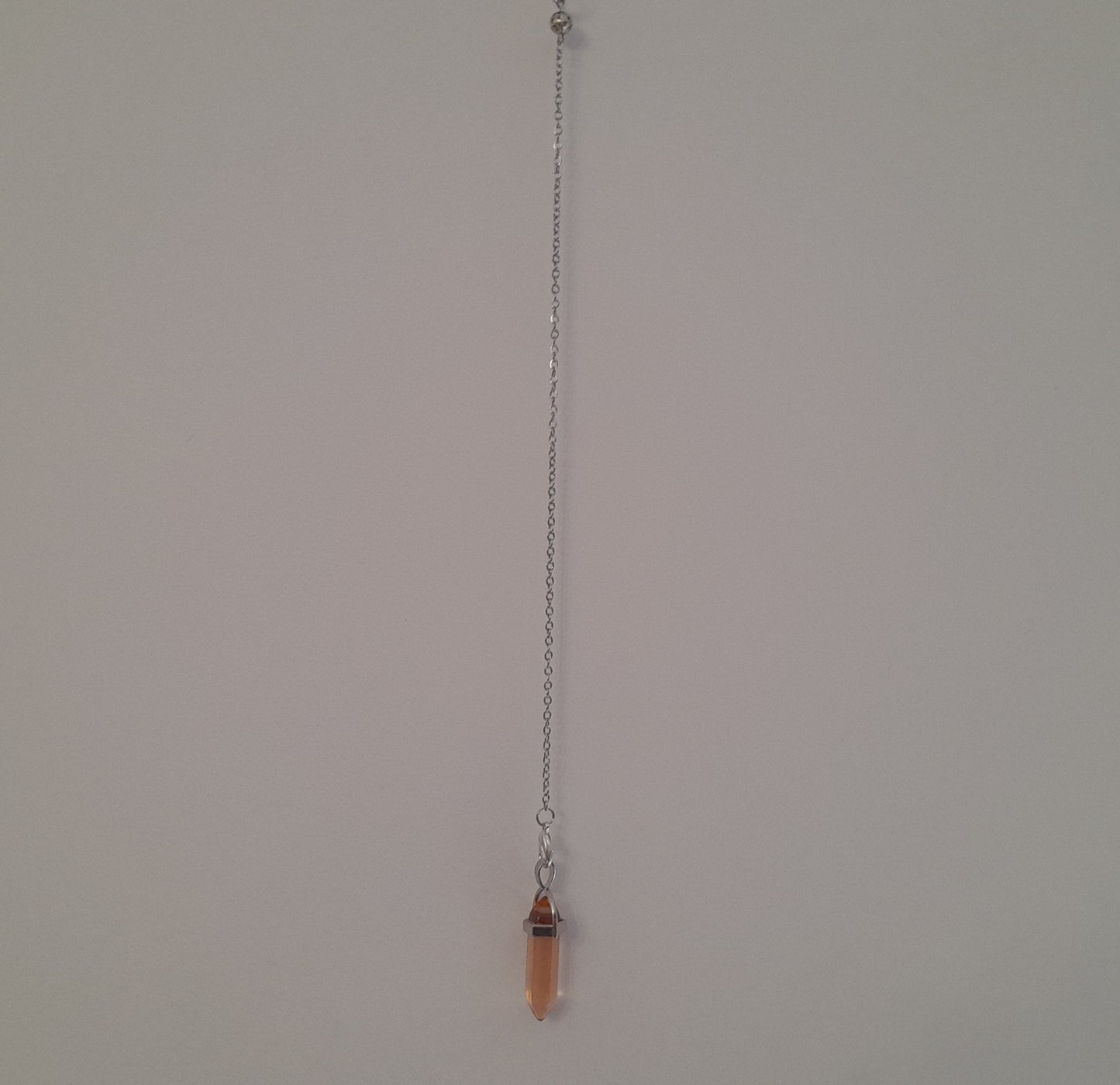 DIVERS PENDULES DE RADIESTHÉSIE EN VERRE MULTICOLORES AU CHOIX