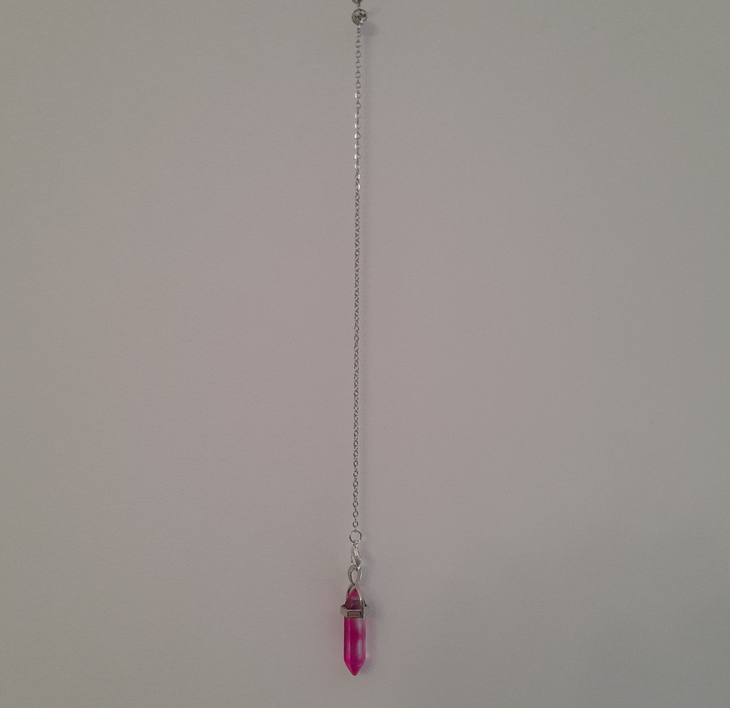 DIVERS PENDULES DE RADIESTHÉSIE EN VERRE MULTICOLORES AU CHOIX