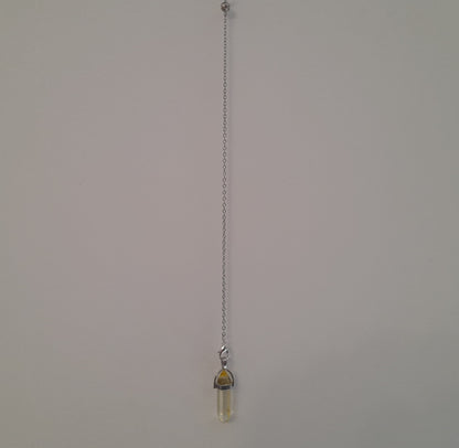 DIVERS PENDULES DE RADIESTHÉSIE EN VERRE MULTICOLORES AU CHOIX