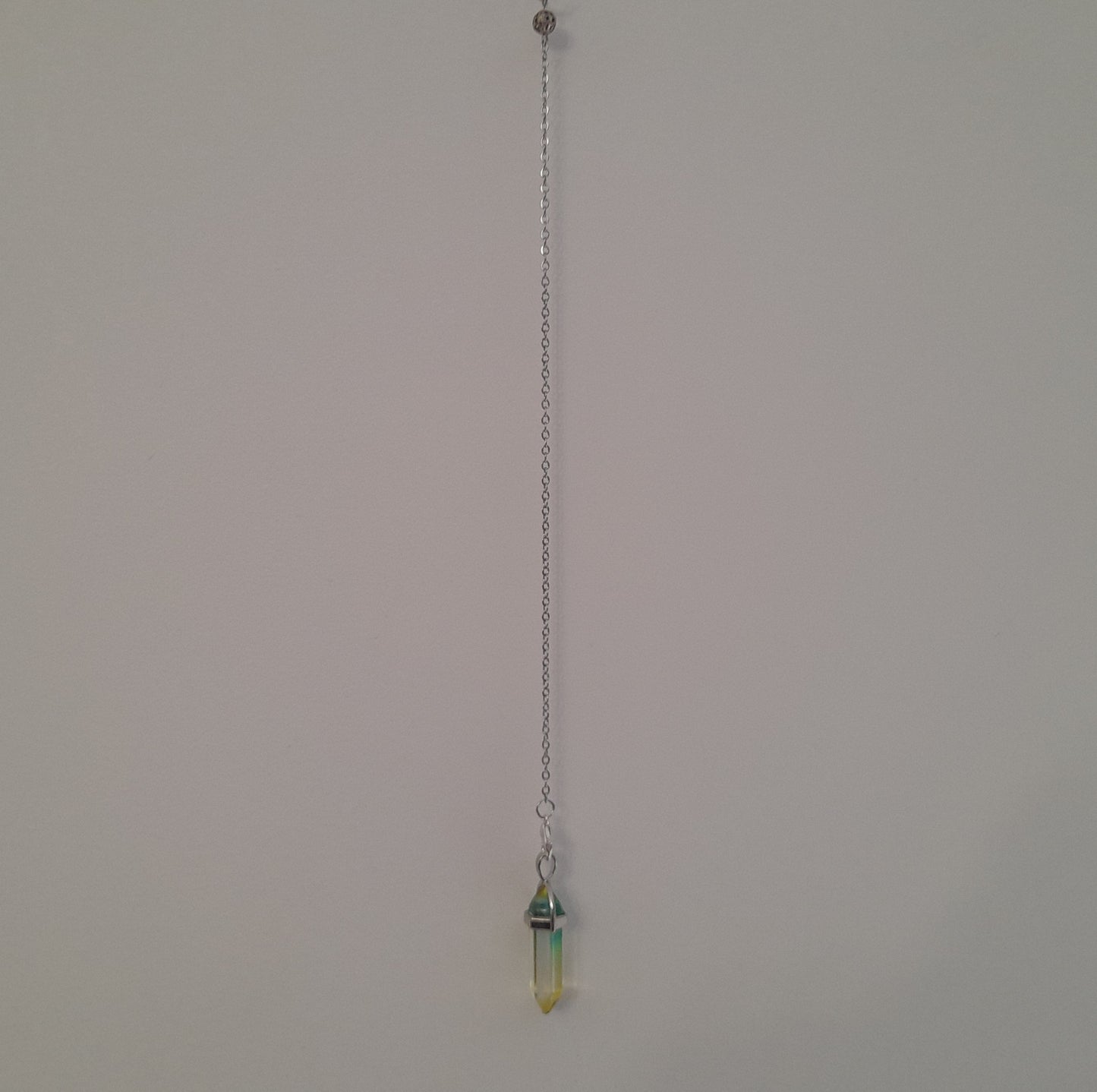 DIVERS PENDULES DE RADIESTHÉSIE EN VERRE MULTICOLORES AU CHOIX