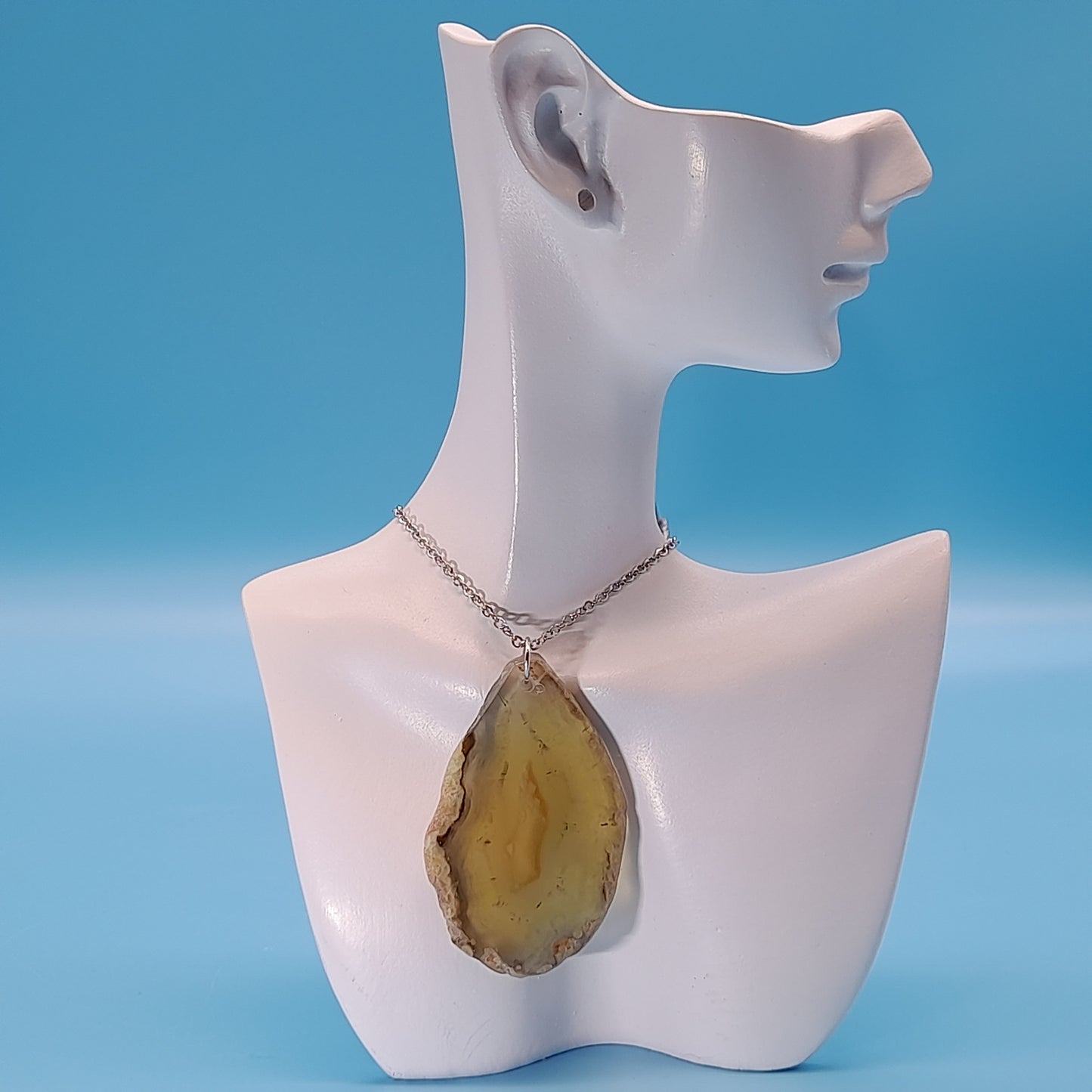 DIVERS COLLIERS EN PIERRE D' AGATE BLANCHE & JAUNE PALE - BIJOUX ARTISANAUX, UNIQUES & ORIGINAUX