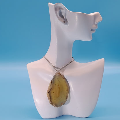 DIVERS COLLIERS EN PIERRE D' AGATE BLANCHE & JAUNE PALE - BIJOUX ARTISANAUX, UNIQUES & ORIGINAUX