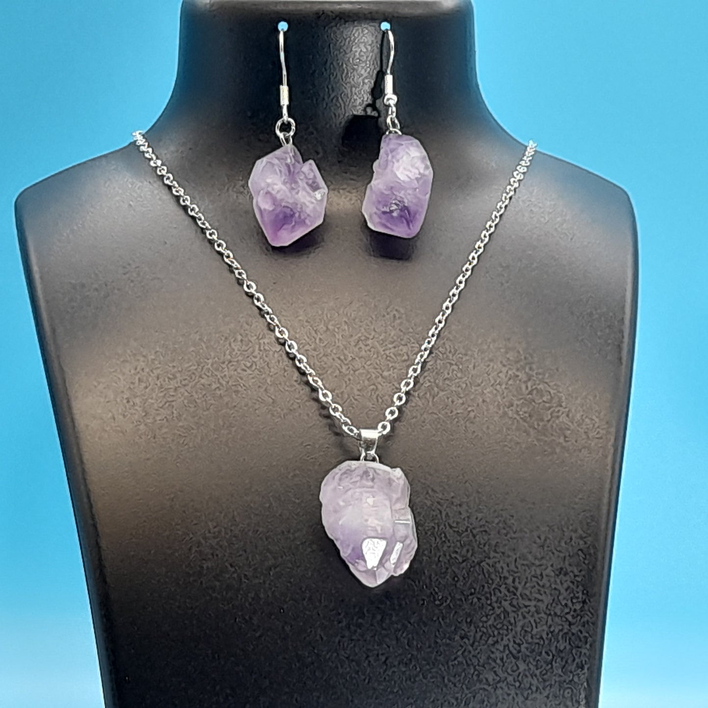 2 PARURES EN PIERRE AMÉTHYSTE : COLLIER 7 PERLES OU PENDENTIF + BOUCLES D’OREILLES - BIJOUX ARTISANAUX, UNIQUES & ORIGINAUX