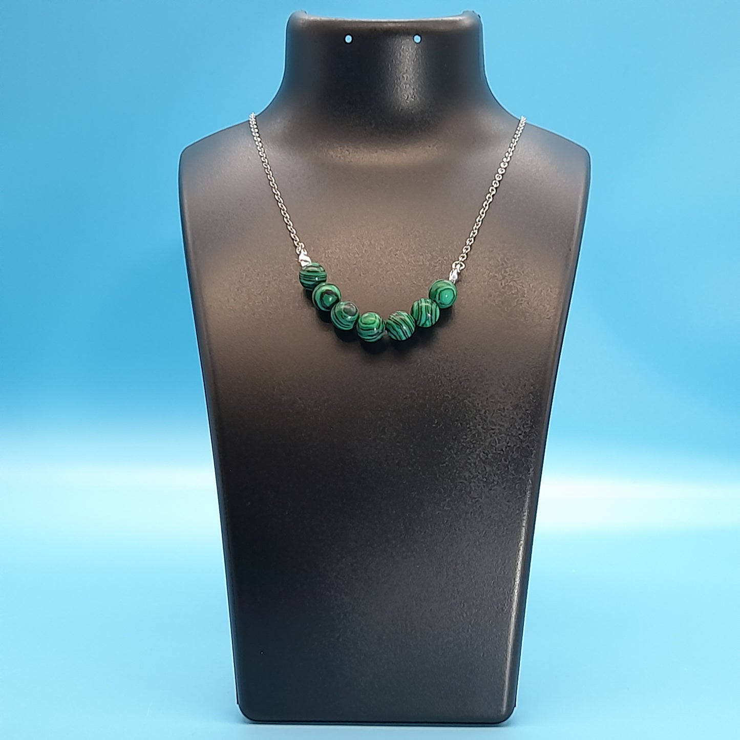 COLLIER DE 7 PERLES EN PIERRE DE MALACHITE - BIJOU ARTISANAL, UNIQUE & ORIGINAL