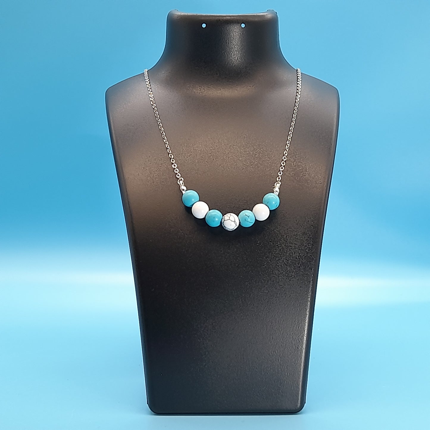 COLLIERS DUO DE 7 PERLES EN PIERRE HOWLITE - BIJOUX ARTISANAUX, UNIQUES & ORIGINAUX