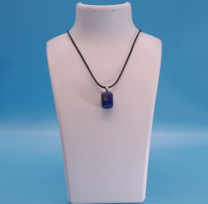 COLLIERS PENDENTIFS ÉTOILES ou CUBES EN PIERRE LAPIS LAZULI - BIJOUX ARTISANAUX, UNIQUES & ORIGINAUX